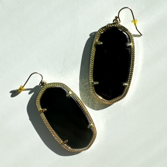 KENDRA SCOTT Elle Gold Drop Earrings in Black Opaque Glass-BEST SELLER - Picture 1 of 1